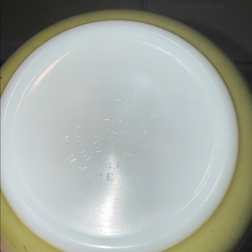 Vintage Pyrex Verde 1.5 Quart Nesting Bowl - Picture 2 of 10